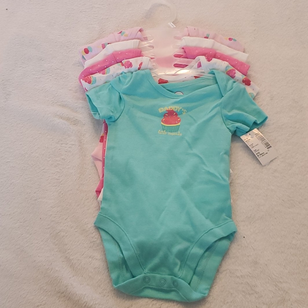 Baby/infant clothes